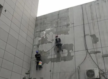 丁青楼顶漏水维修公司分享下丁青外墙防水的注意事项