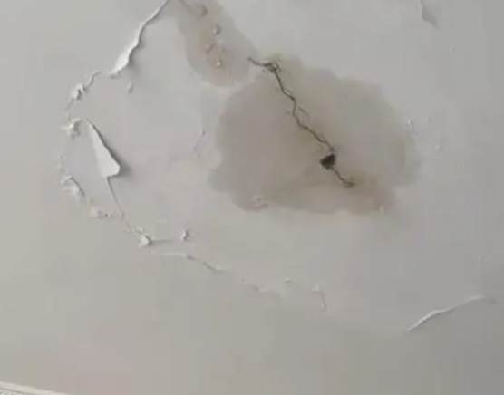 丁青阳台漏水维修公司分享下屋面防水工程质量问题原因分析